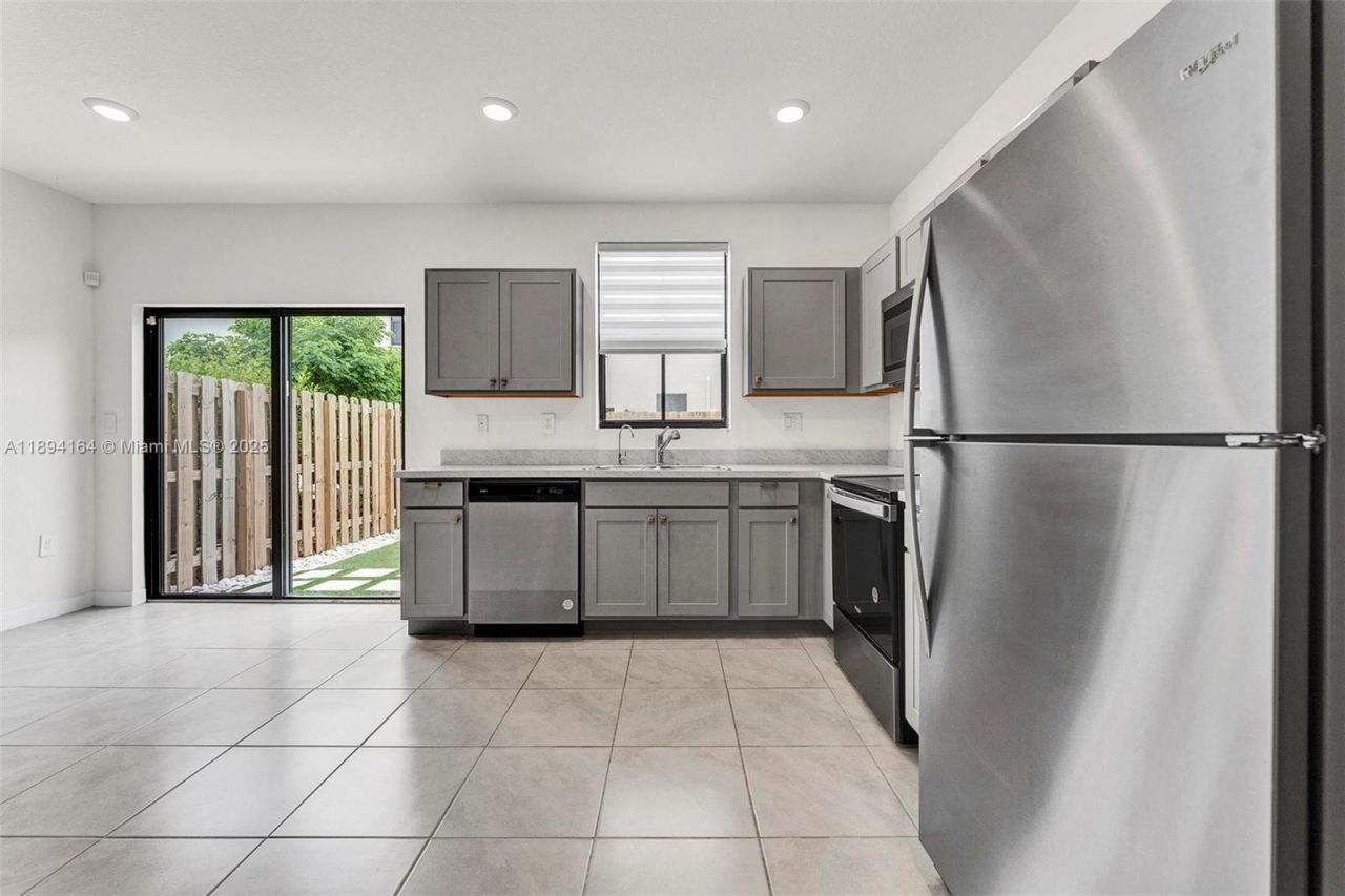 450 NE 13th St, Florida City, FL 33034 Photo