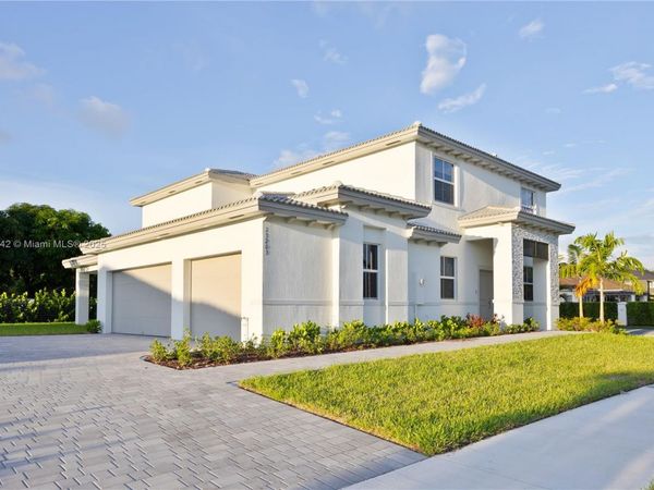 13203 SW 188th Ter, Miami, FL 33177
