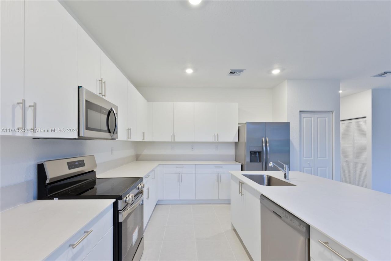 13203 SW 188th Ter, Miami, FL 33177 Photo