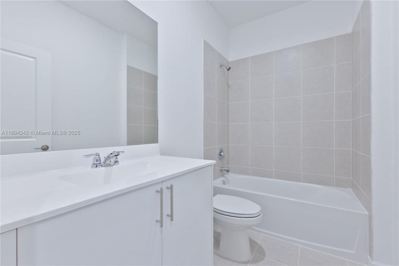 13203 SW 188th Ter, Miami, FL 33177 Photo