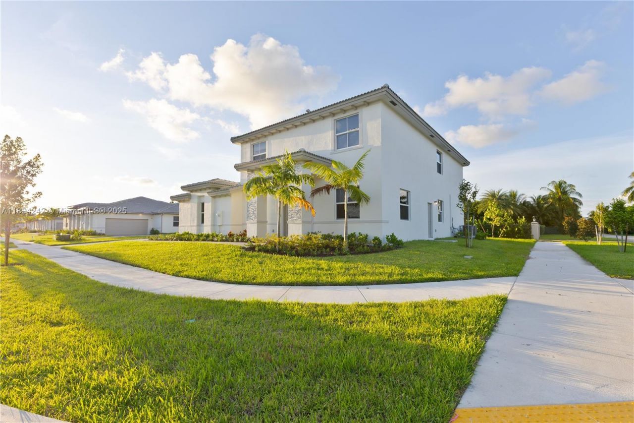 13203 SW 188th Ter, Miami, FL 33177 Photo