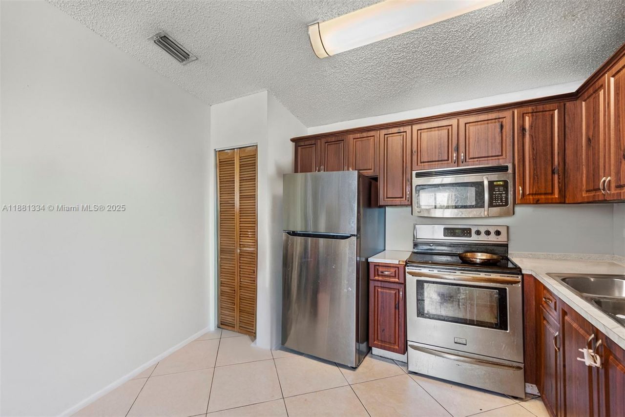 3630 N 56th Ave, Unit 323, Hollywood, FL 33021 Photo