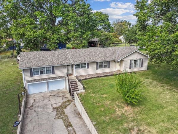 1210 S Gordon Street, Concordia, MO 64020