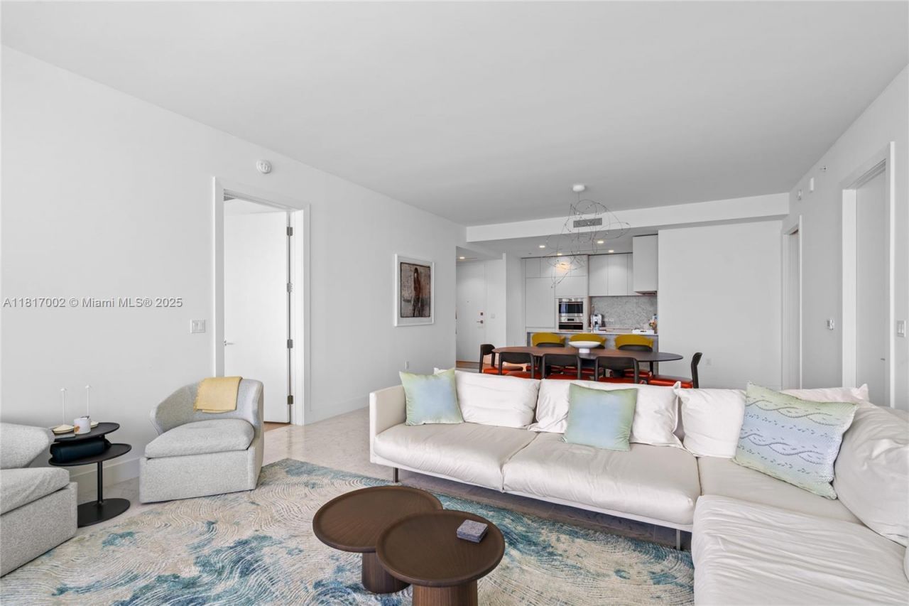 5775 Collins Ave, Unit 1602, Miami Beach, FL 33140 Photo