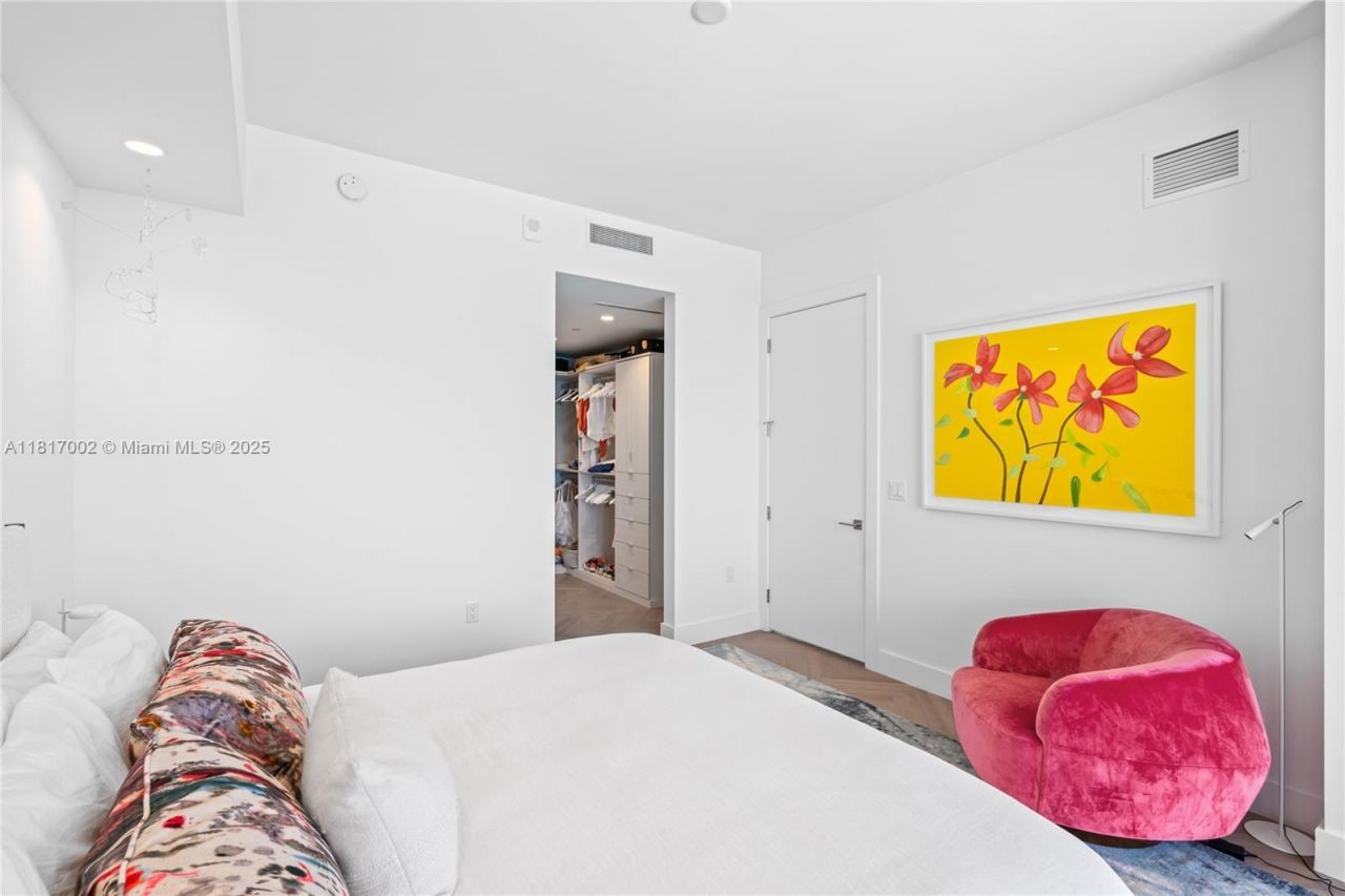 5775 Collins Ave, Unit 1602, Miami Beach, FL 33140 Photo