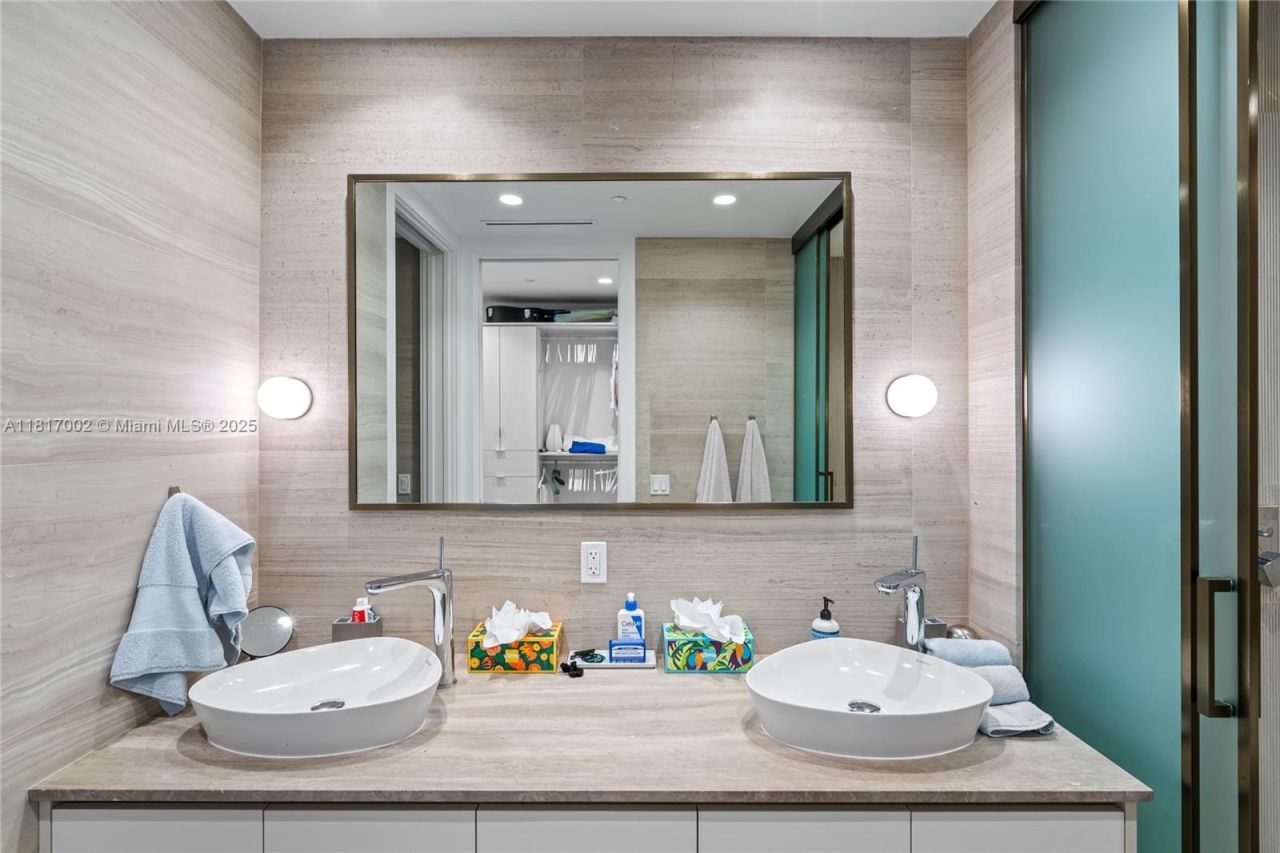 5775 Collins Ave, Unit 1602, Miami Beach, FL 33140 Photo