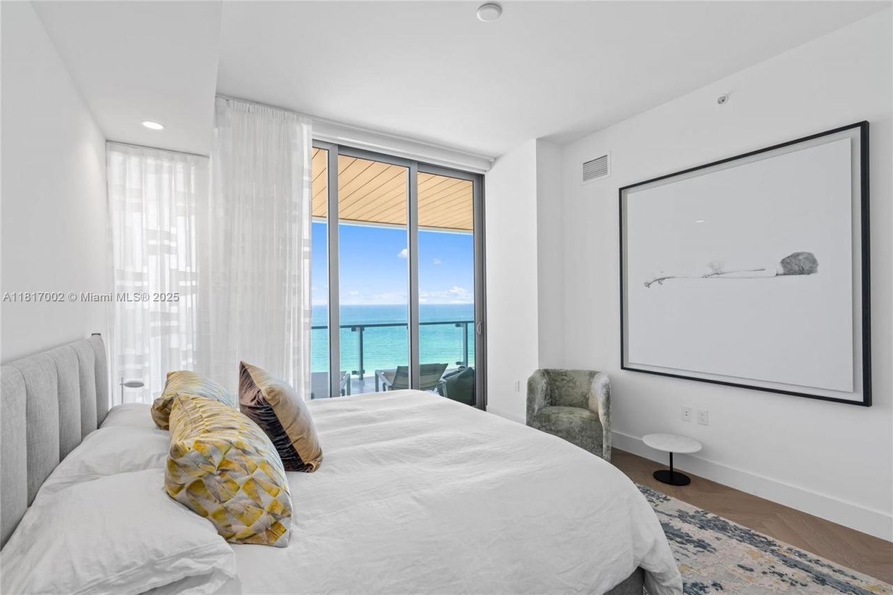 5775 Collins Ave, Unit 1602, Miami Beach, FL 33140 Photo
