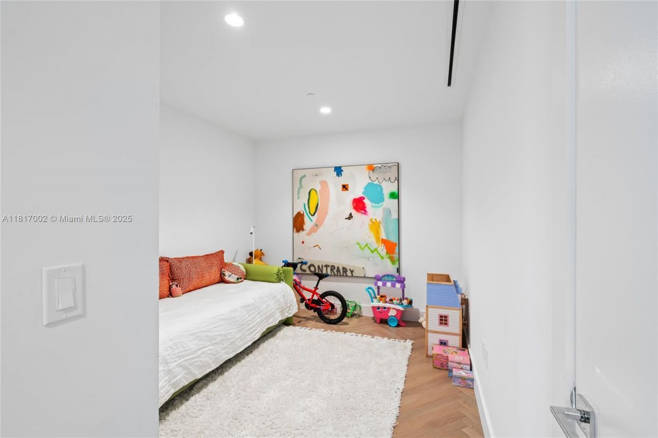 5775 Collins Ave, Unit 1602, Miami Beach, FL 33140 Photo