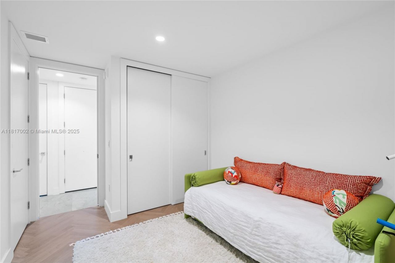 5775 Collins Ave, Unit 1602, Miami Beach, FL 33140 Photo