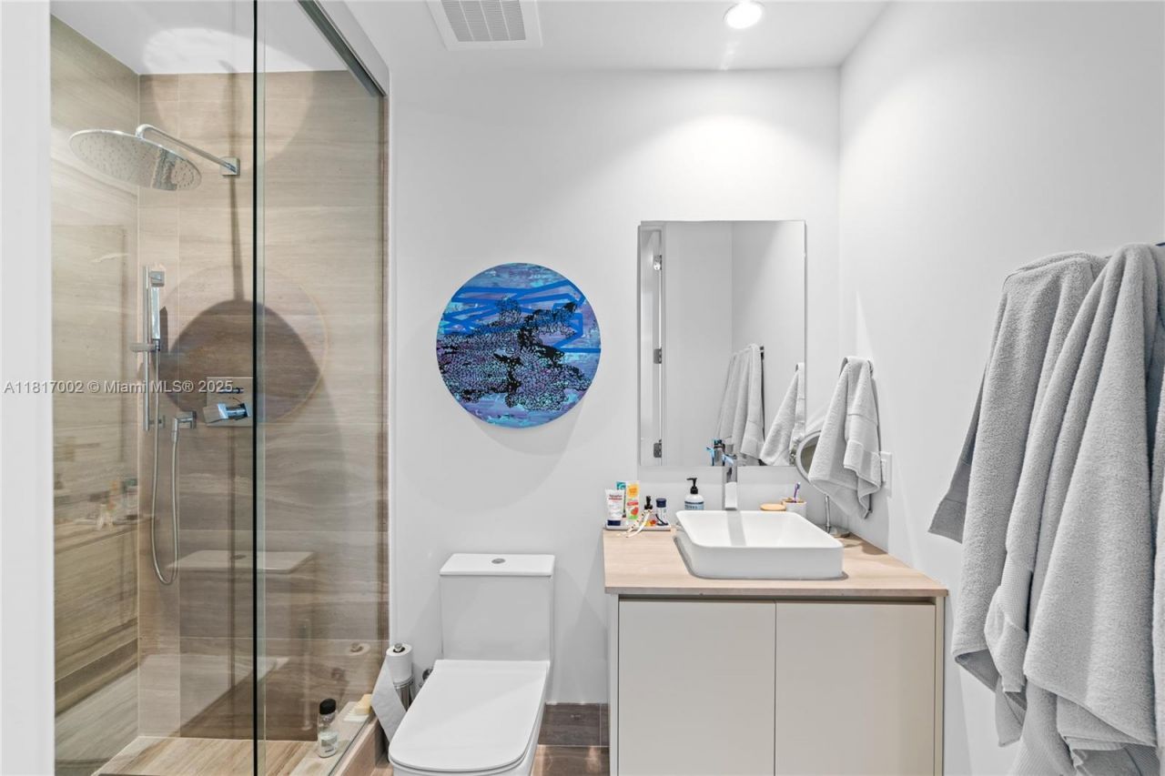 5775 Collins Ave, Unit 1602, Miami Beach, FL 33140 Photo