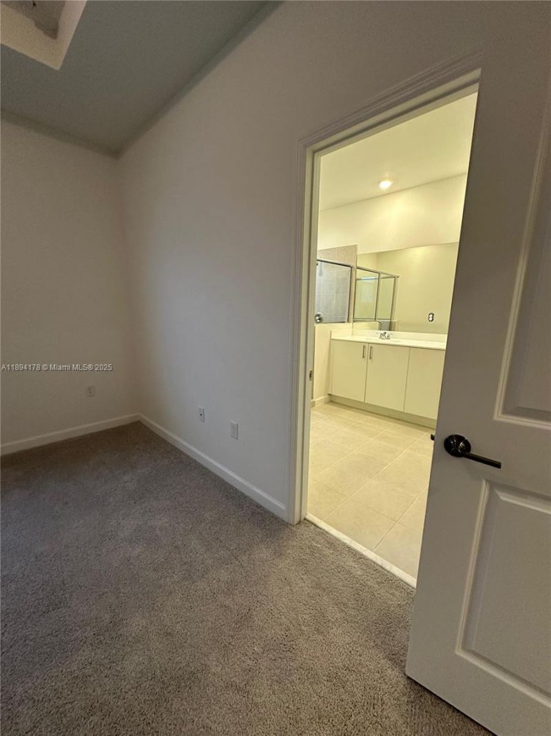 2534 SE 27th Dr, Unit 2534, Homestead, FL 33035 Photo