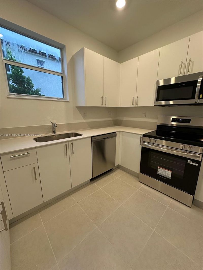 2534 SE 27th Dr, Unit 2534, Homestead, FL 33035 Photo