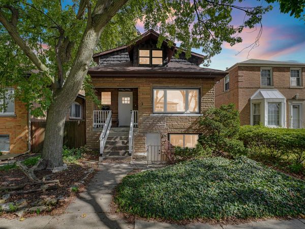 2541 N 76th Avenue, Elmwood Park, IL 60707