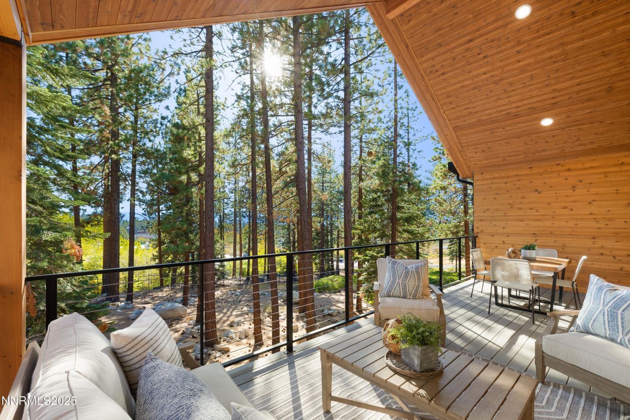 127 Sierra Colina Drive, Unit 19, Stateline, NV 89449 Photo