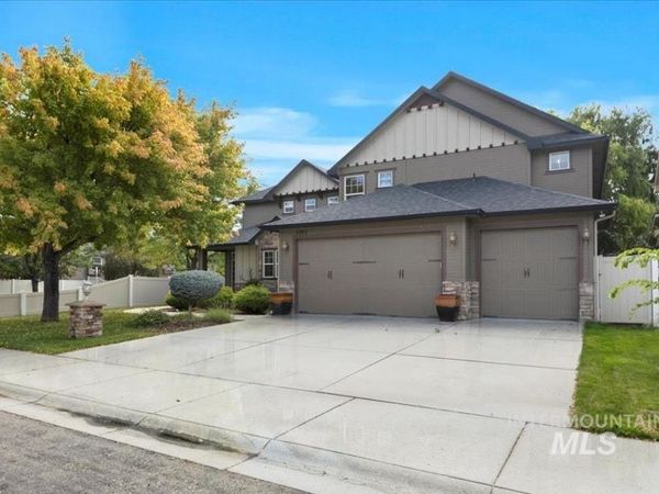 2543 W Divide Creek, Meridian, ID 83646