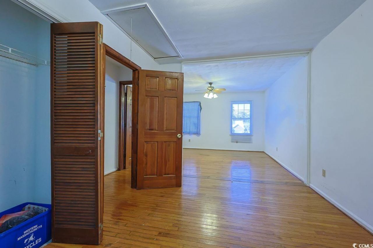 5704 N Kings Hwy. Photo 16