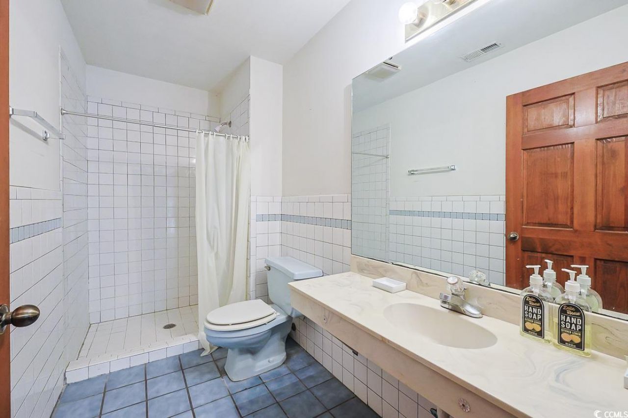 5704 N Kings Hwy. Photo 17