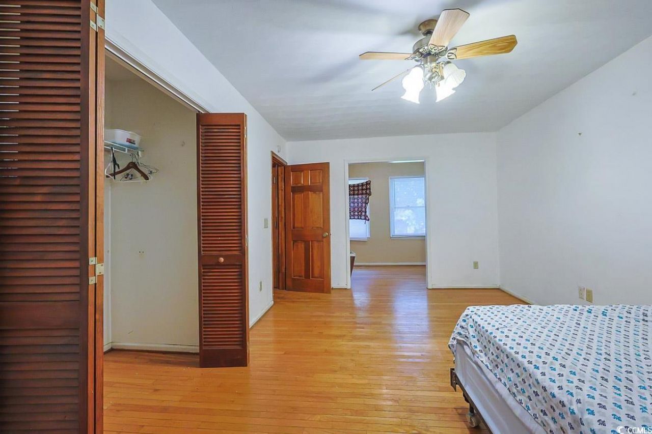 5704 N Kings Hwy. Photo 27