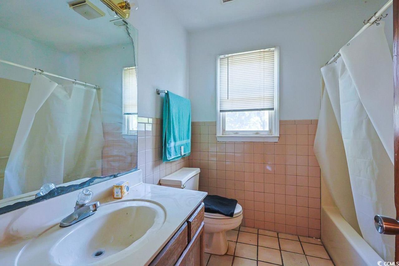 5704 N Kings Hwy. Photo 28