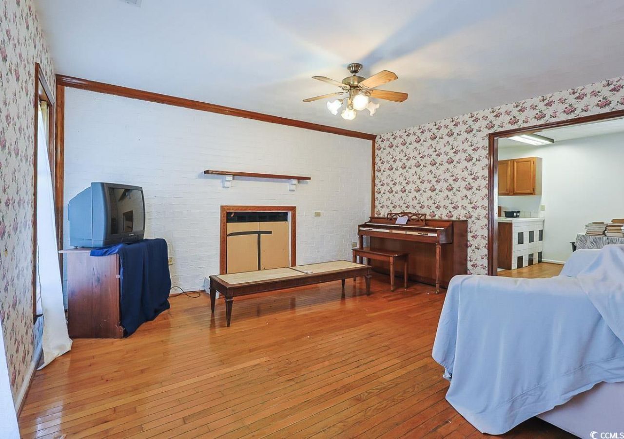 5704 N Kings Hwy. Photo 3