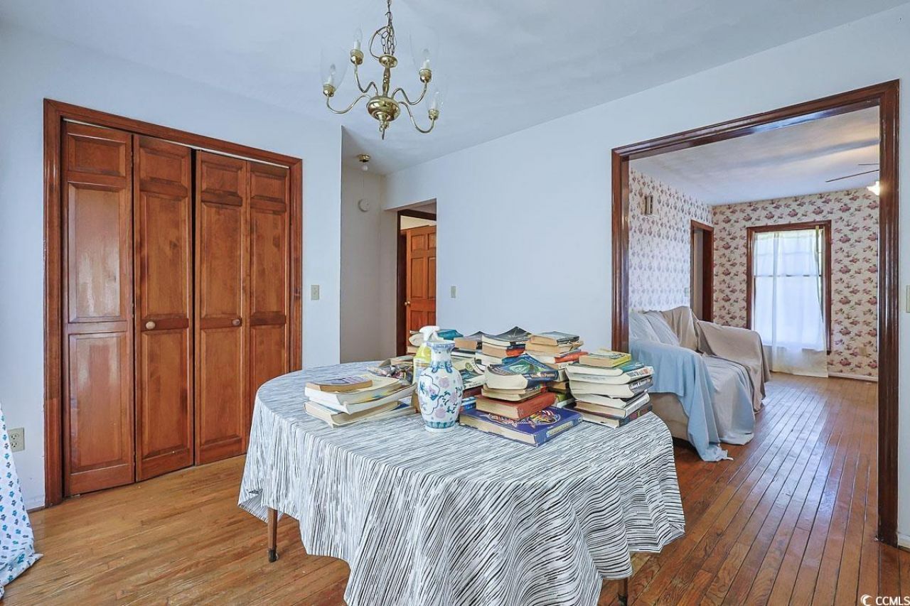 5704 N Kings Hwy. Photo 7