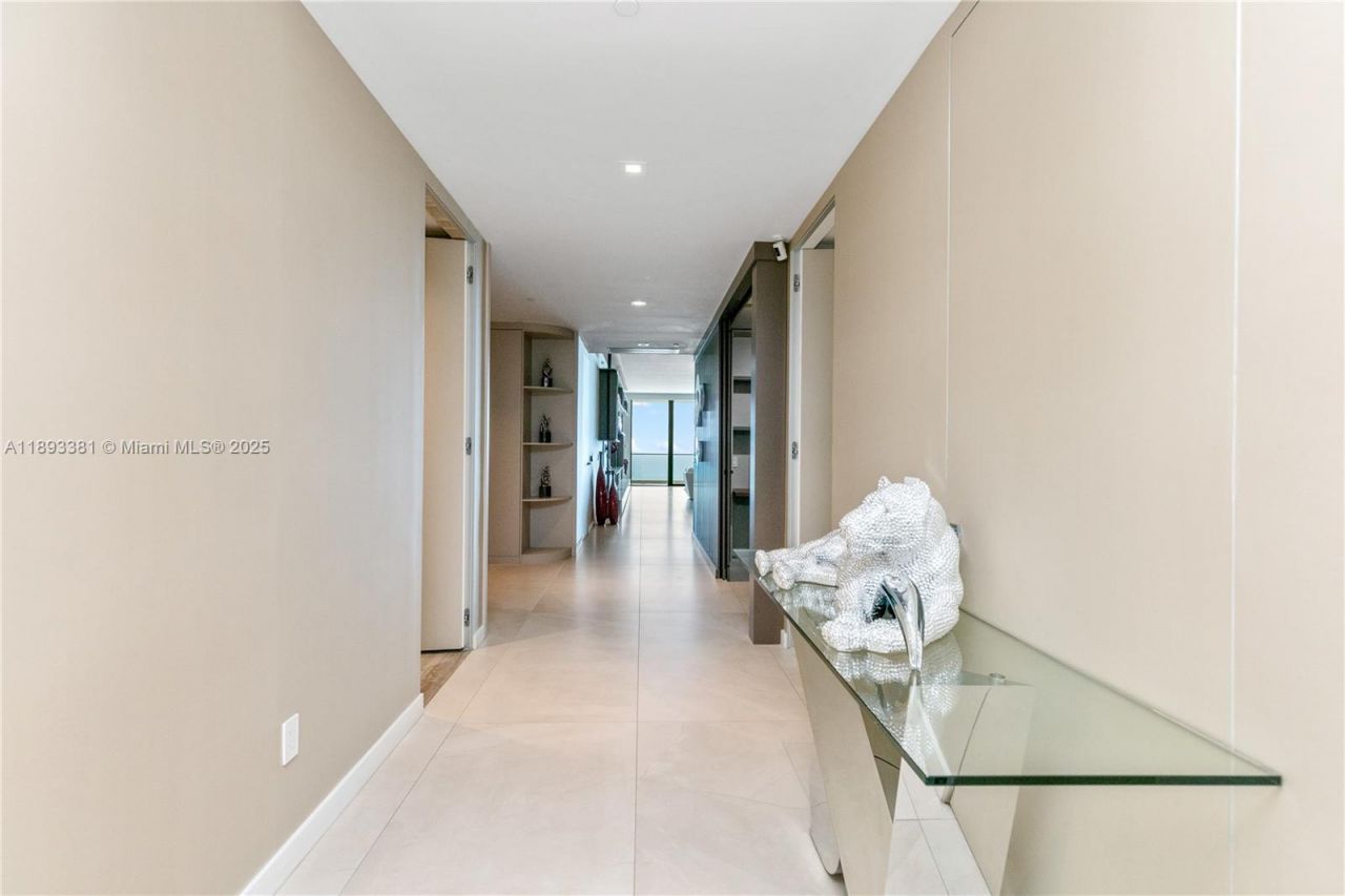 18975 Collins Ave, Unit 3402, Sunny Isles Beach, FL 33160 Photo