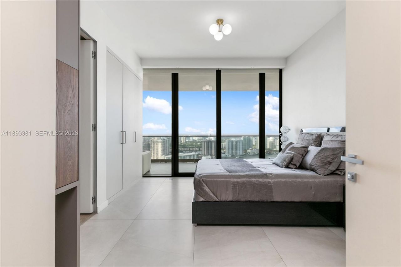 18975 Collins Ave, Unit 3402, Sunny Isles Beach, FL 33160 Photo