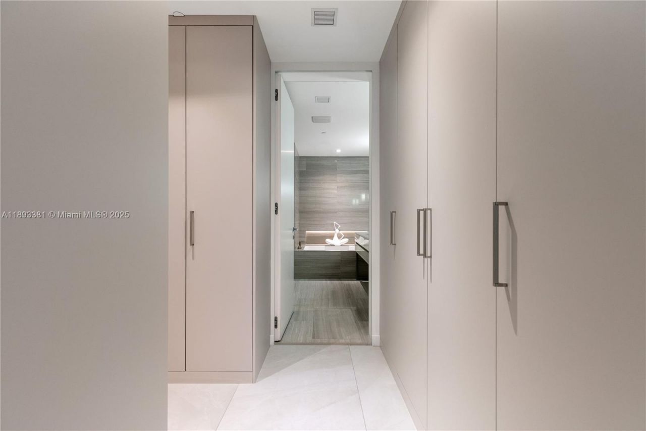 18975 Collins Ave, Unit 3402, Sunny Isles Beach, FL 33160 Photo