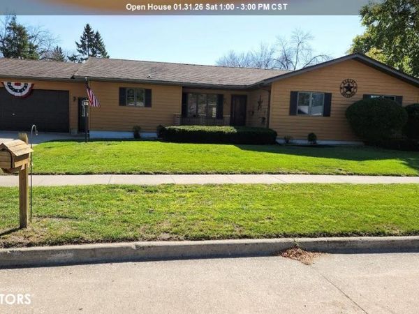 61 N Yorktown Pike, Mason City, IA 50401