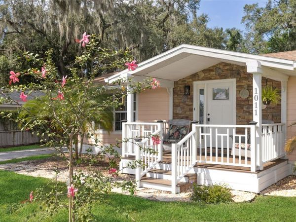 1011 LIBERTY AVENUE, MOUNT DORA, FL 32757