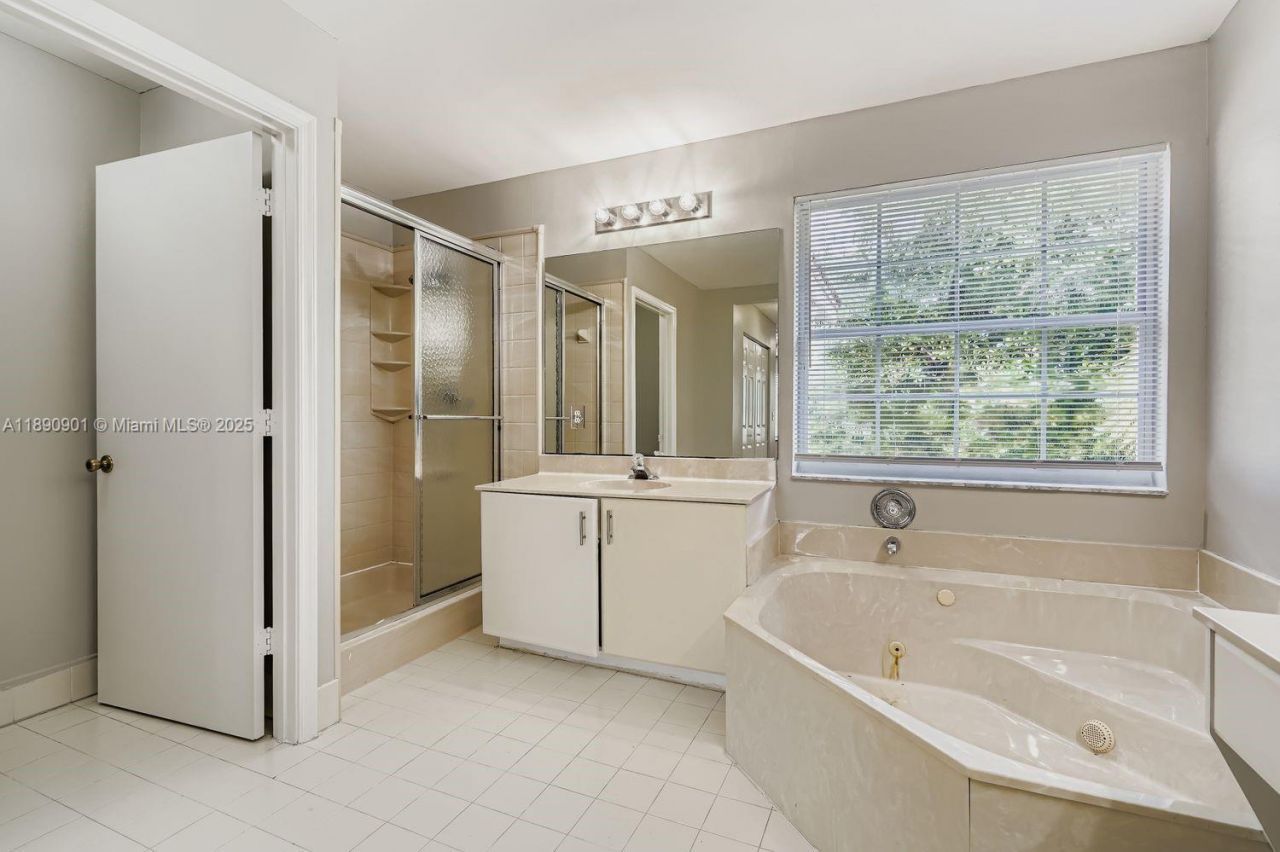 2015 SW 159th Ave, Miramar, FL 33027 Photo