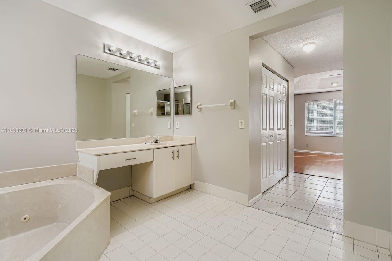 2015 SW 159th Ave, Miramar, FL 33027 Photo