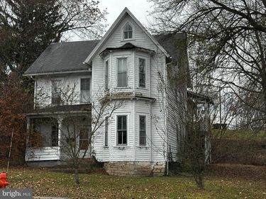 215 S SPRING STREET, BELLEFONTE, PA 16823