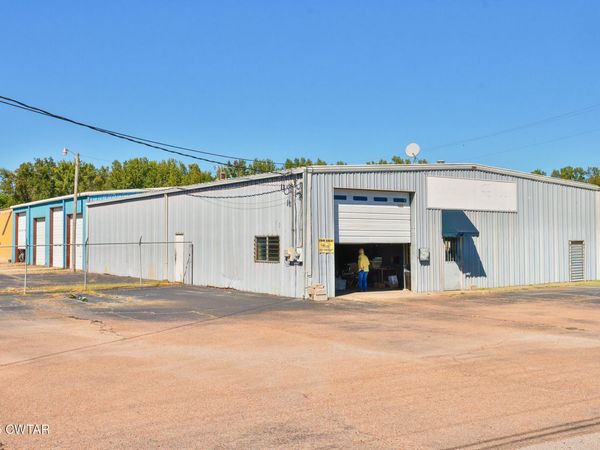 2202 Nailling Drive, Union City, TN 38261