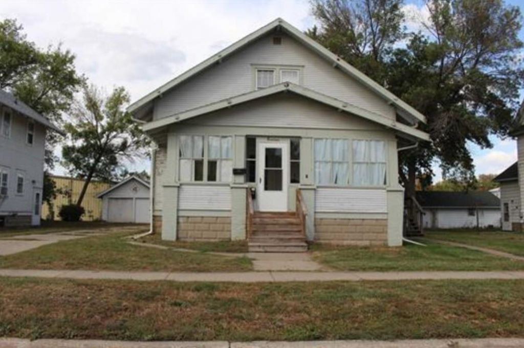 19 E 2nd Street, Spencer, IA 51301 Main Photo
