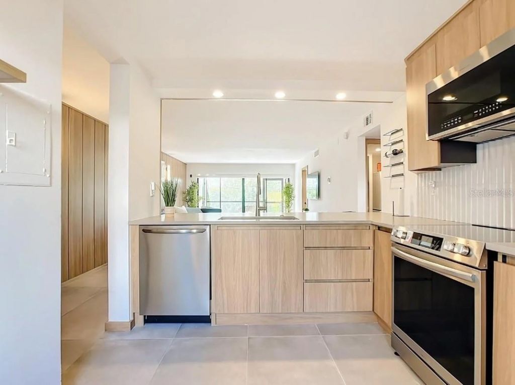 5532 Puerta Del Sol Boulevard S, Unit 136, Saint Petersburg, FL 33715 Photo