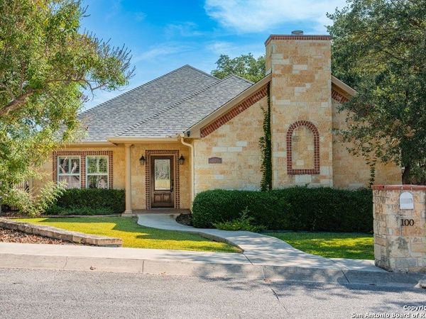 100 E St. Andrews Loop, Kerrville, TX 78028