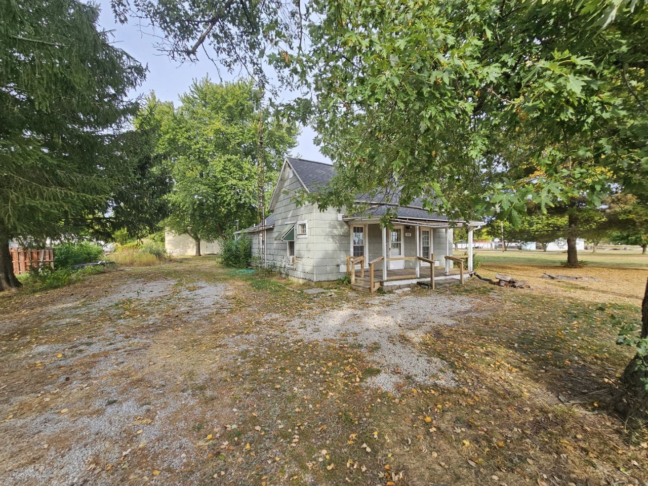 208 S Main Street, Broadlands, IL 61816 Main Photo