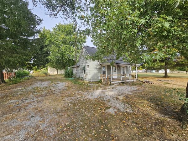 208 S Main Street, Broadlands, IL 61816