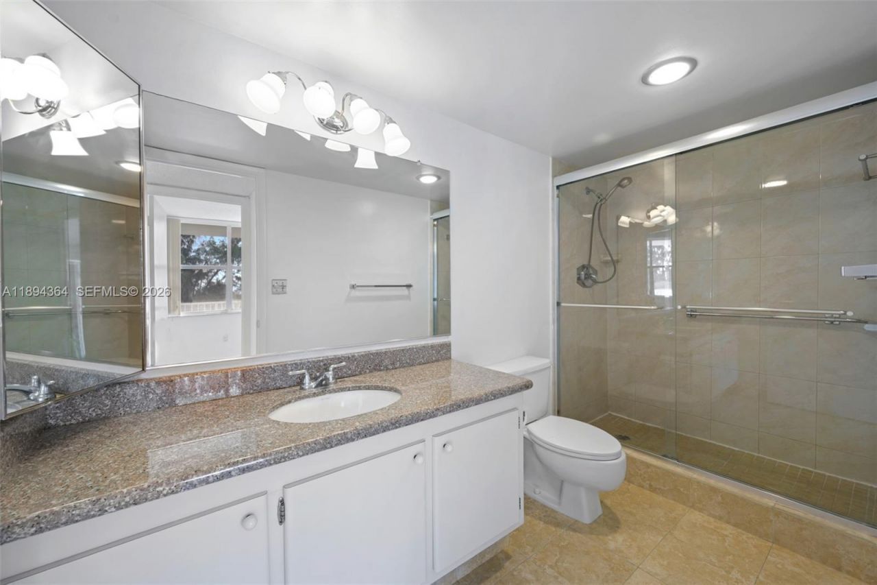 1300 NE Miami Gardens Dr, Unit 501E, Miami, FL 33179 Photo