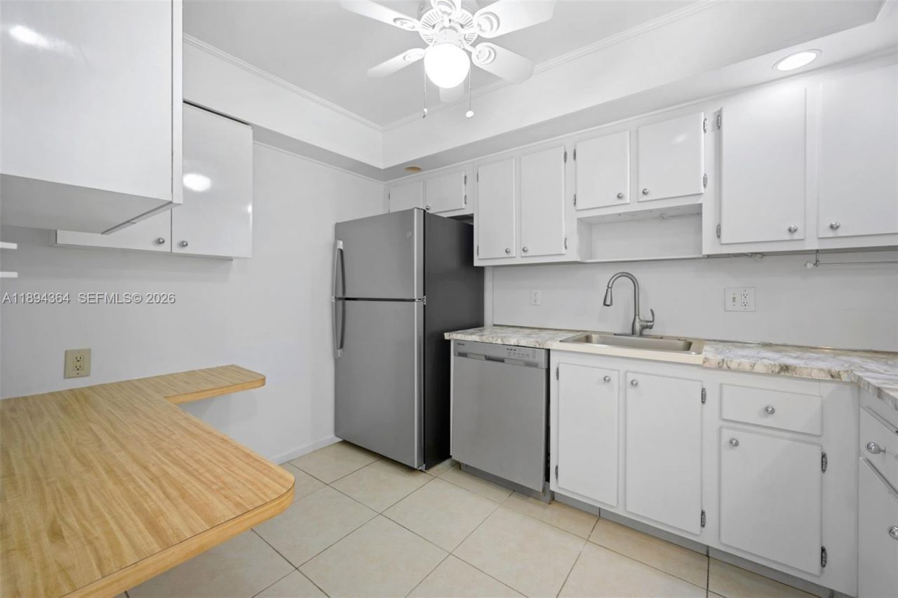 1300 NE Miami Gardens Dr, Unit 501E, Miami, FL 33179 Photo