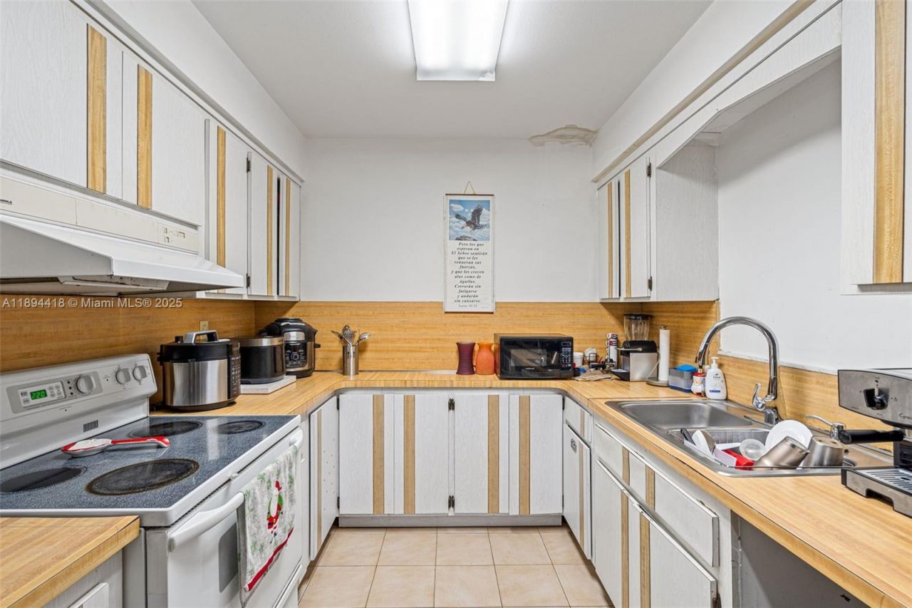 Please Call For Address, Miami, FL 33172 Photo