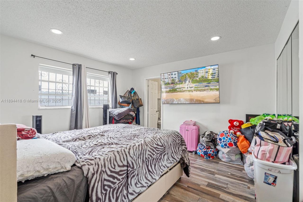 Please Call For Address, Miami, FL 33172 Photo