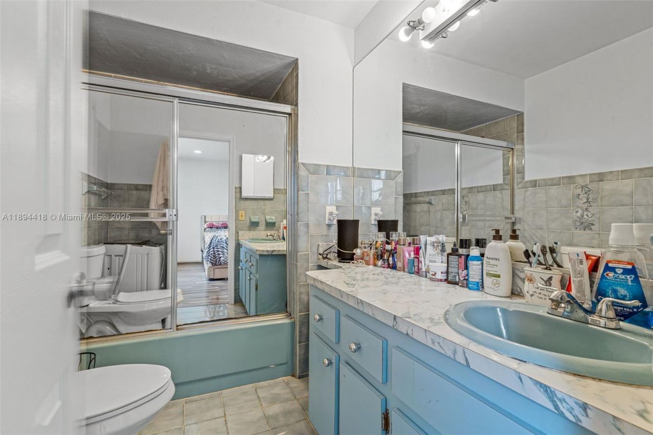 Please Call For Address, Miami, FL 33172 Photo