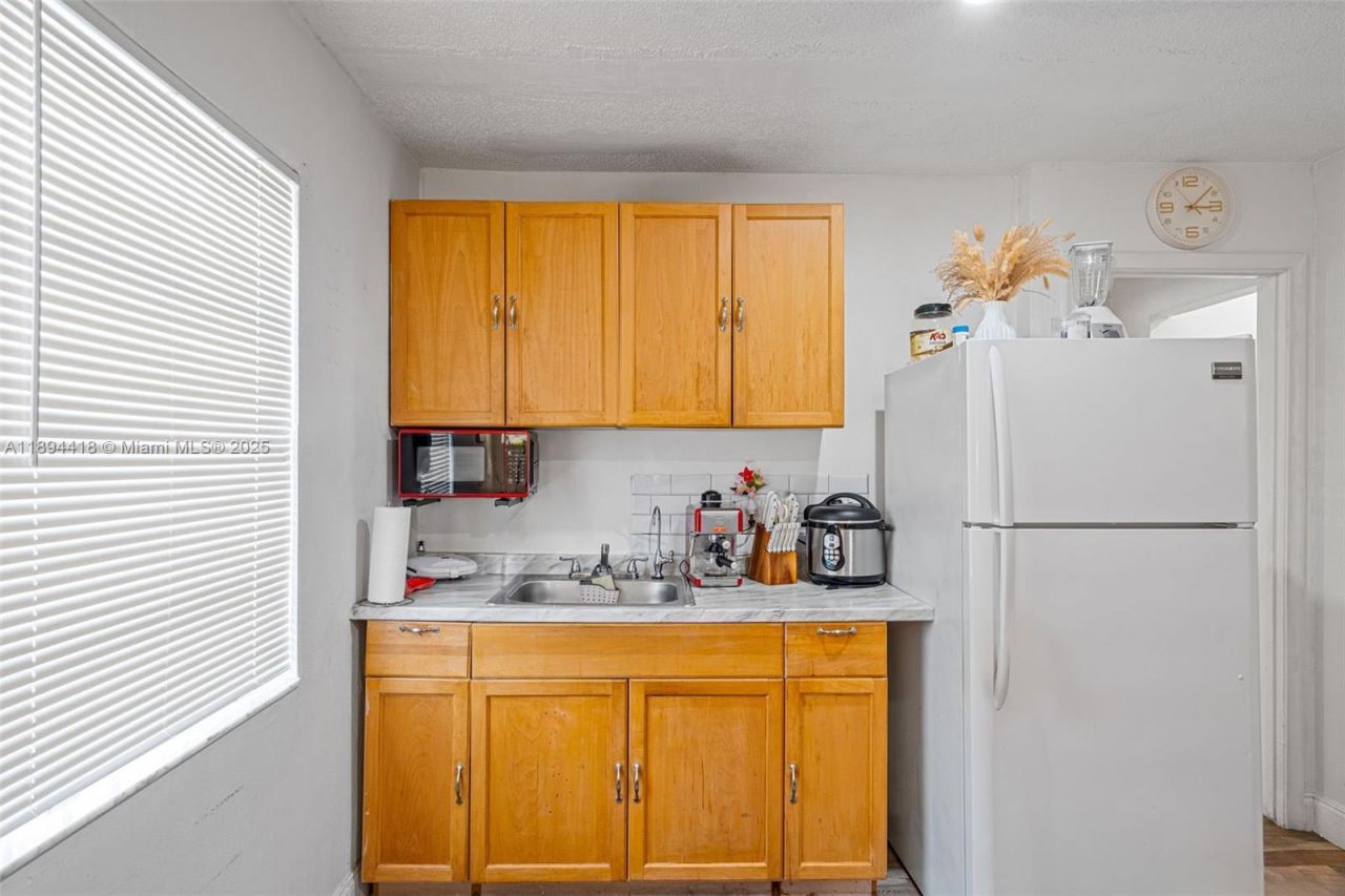 Please Call For Address, Miami, FL 33172 Photo