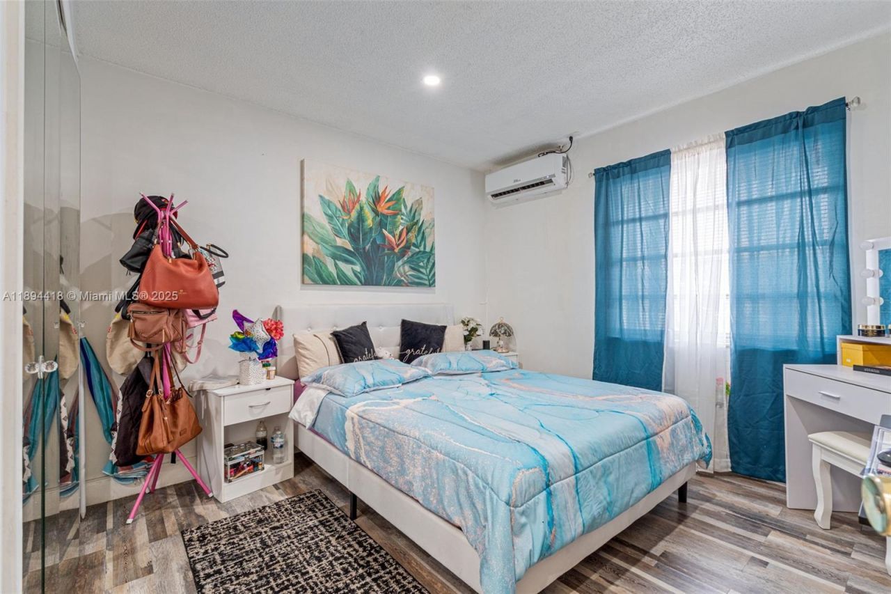 Please Call For Address, Miami, FL 33172 Photo