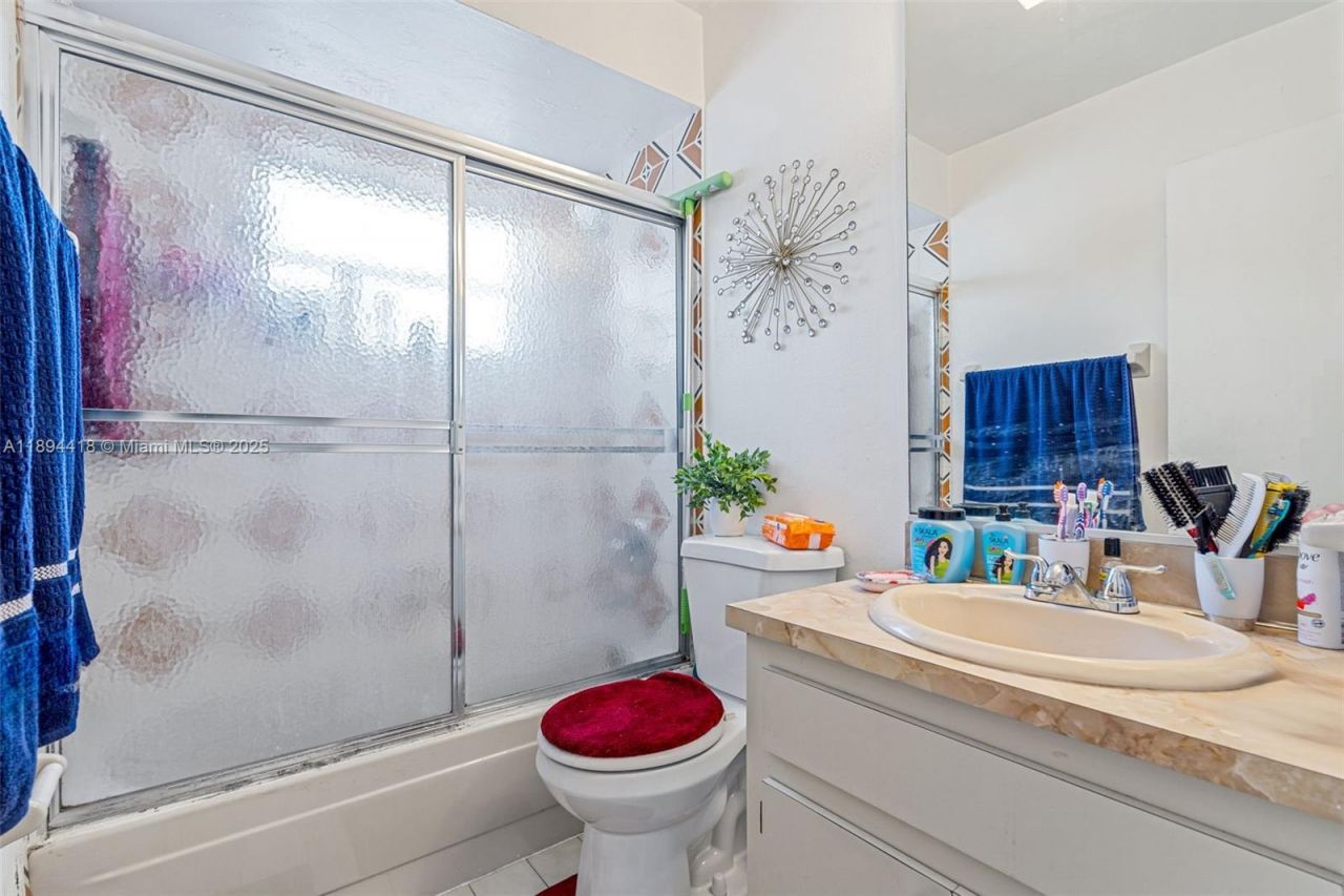 Please Call For Address, Miami, FL 33172 Photo