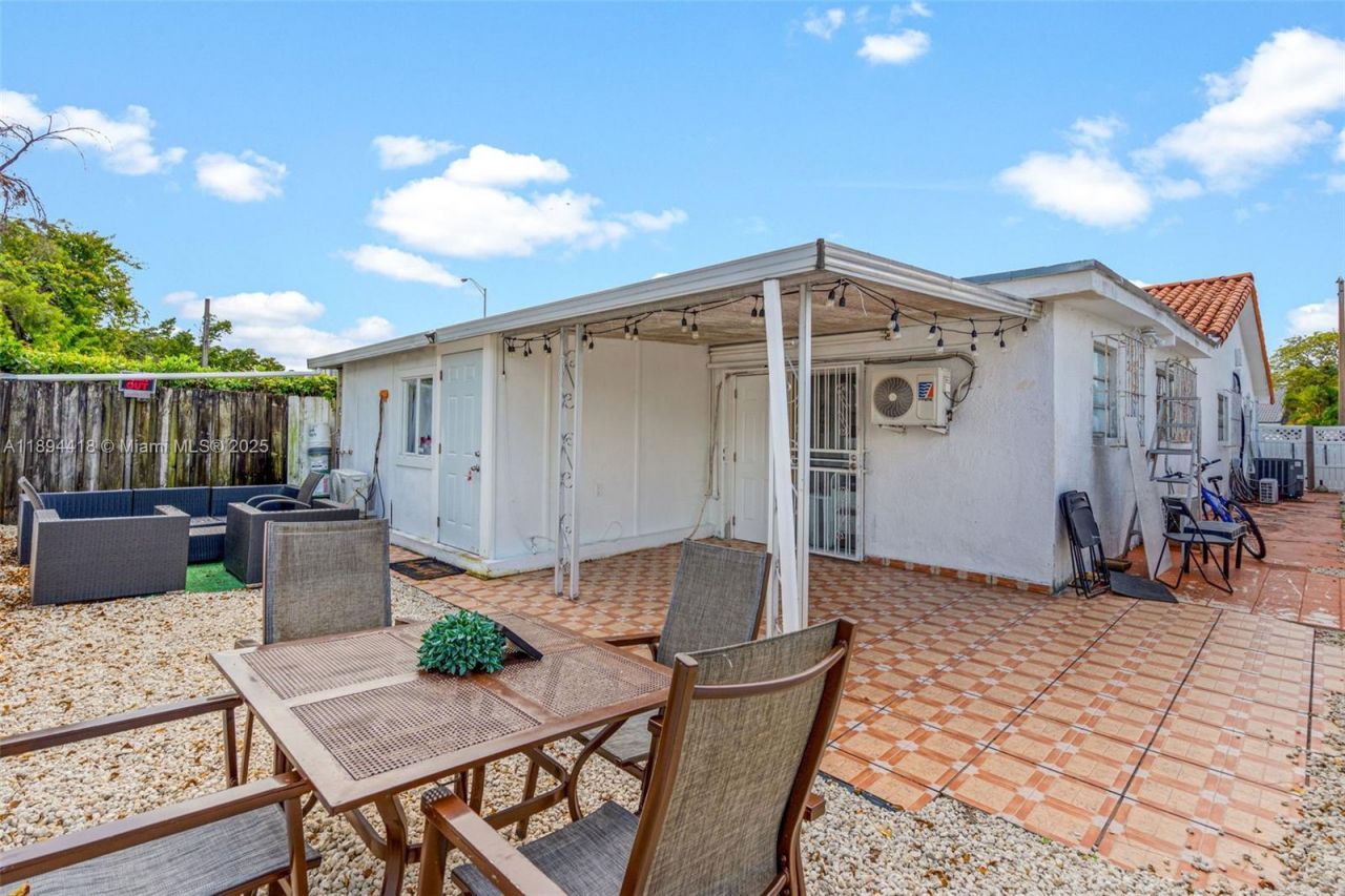 Please Call For Address, Miami, FL 33172 Photo