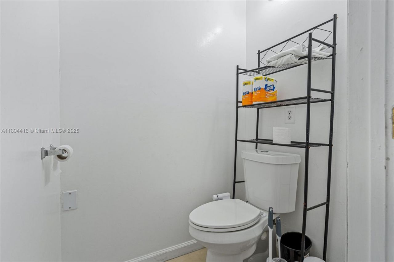 Please Call For Address, Miami, FL 33172 Photo