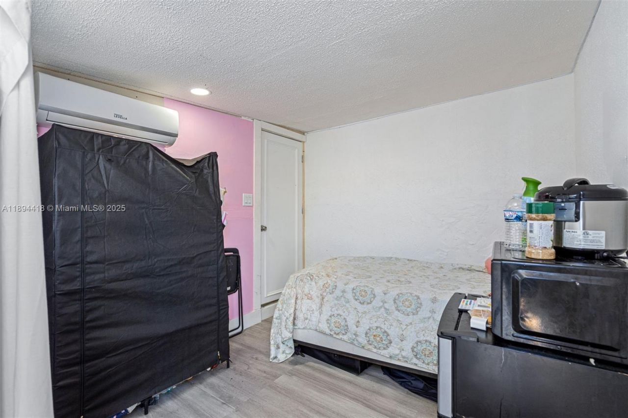 Please Call For Address, Miami, FL 33172 Photo